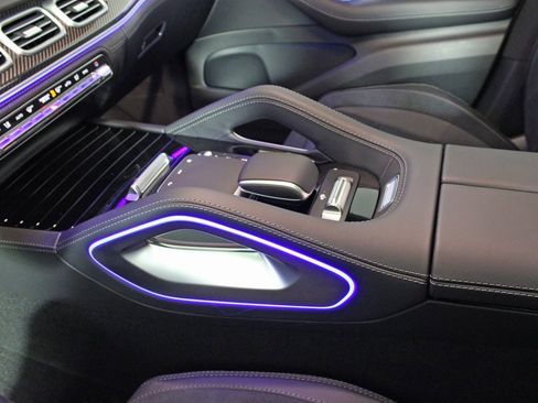 Certified 2025 Mercedes-Benz GLE 53 AMG 4MATIC image 24