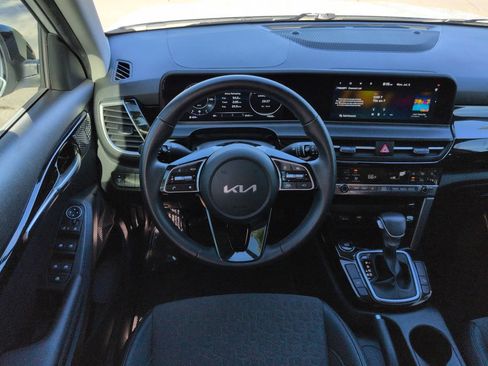 Used 2024 Kia Seltos S FWD image 15