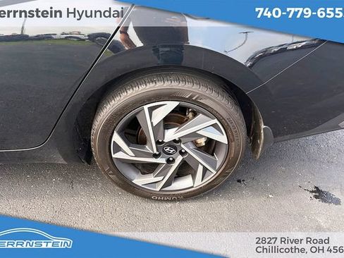 Used 2025 Hyundai Elantra Sport FWD image 16