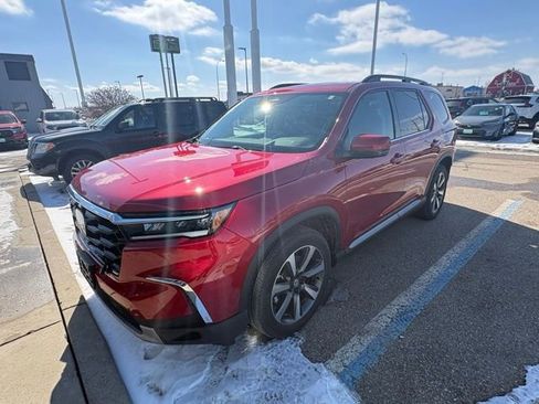 Certified 2025 Honda Pilot Elite image 6