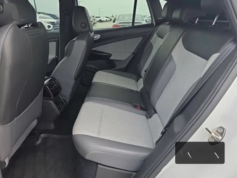 Used 2023 Volkswagen ID.4 Pro RWD image 4