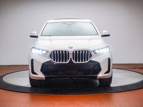 Certified 2024 BMW X6 xDrive40i w/ Premium Package AWD/4WD image 7