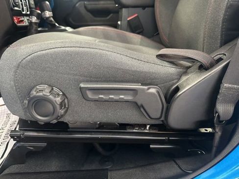 Used 2024 Jeep Wrangler Unlimited Rubicon image 25