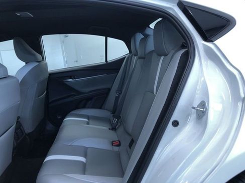 Used 2025 Toyota Camry SE image 13