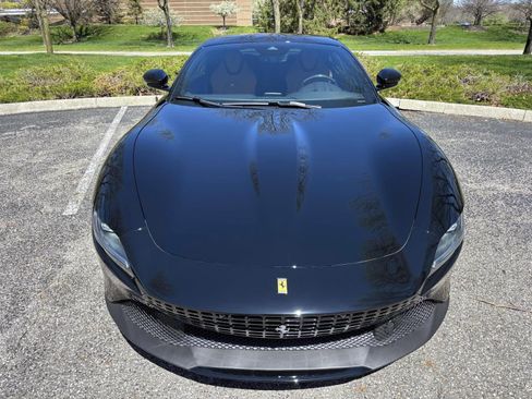 Used 2022 Ferrari Roma image 2