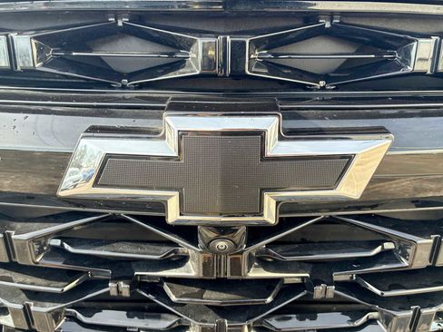 Certified 2024 Chevrolet Traverse RS image 32