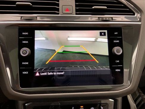 Certified 2023 Volkswagen Tiguan SE R-Line AWD/4WD image 25