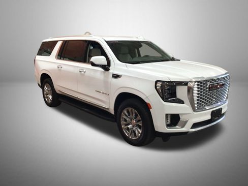 Certified 2023 GMC Yukon XL Denali AWD/4WD image 4
