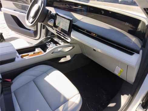 New 2026 Lincoln Nautilus Premier w/ Equipment Group 102A AWD/4WD image 26