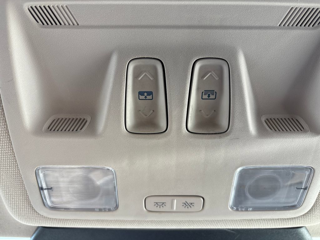 Certified 2020 Ford Escape Titanium AWD/4WD image 35