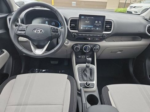 New 2025 Hyundai Venue SEL image 7