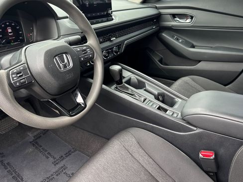 Used 2023 Honda Accord EX image 4