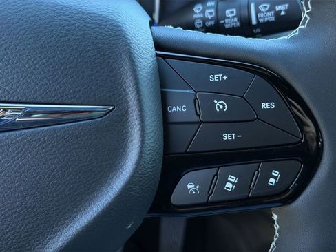 New 2026 Chrysler Pacifica Limited FWD image 26