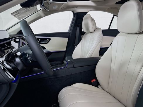 New 2026 Mercedes-Benz E 450 4MATIC Sedan image 16