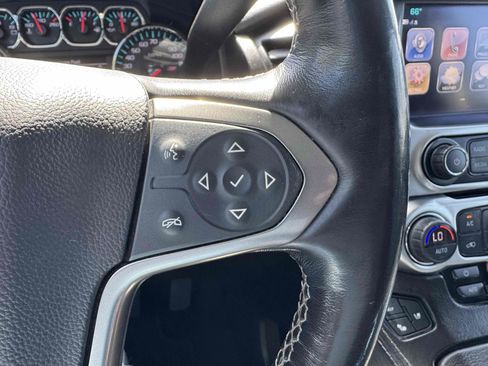Used 2018 Chevrolet Suburban Premier image 22