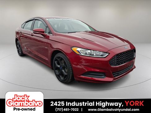 Used 2016 Ford Fusion SE image 1