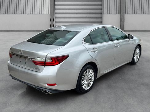 Used 2016 Lexus ES 350 w/ Premium Package w/Wood Trim FWD image 35