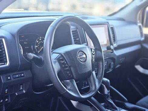 Used 2022 Nissan Frontier SV image 12