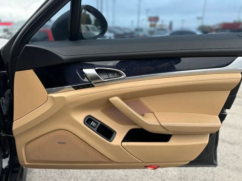 Used 2015 Porsche Panamera image 22