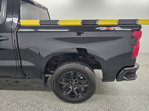 Used 2025 Chevrolet Silverado 1500 Custom AWD/4WD image 9