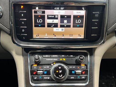 Used 2017 Lincoln Continental Select w/ Climate Package FWD image 26