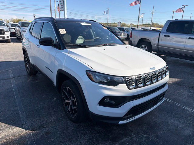 Used 2024 Jeep Compass Limited AWD/4WD image 9