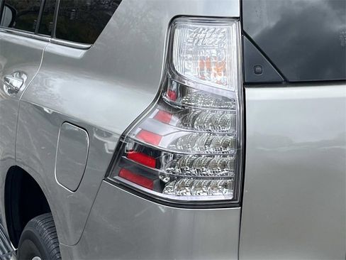Used 2021 Lexus GX 460 Premium image 10