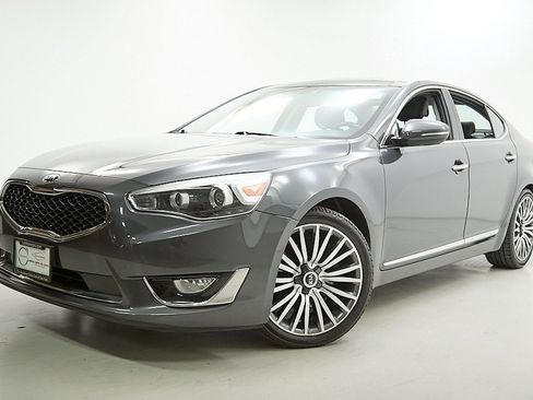 Used 2015 Kia Cadenza Premium w/ Technology Package image 2