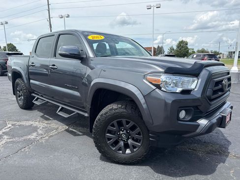 Used 2023 Toyota Tacoma SR5 w/ Technology Package AWD/4WD image 2