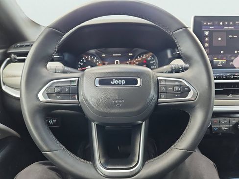 Used 2025 Jeep Compass Limited AWD/4WD image 29