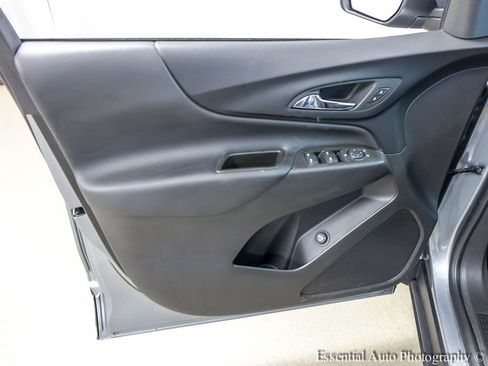 Used 2024 Chevrolet Equinox LT FWD image 18
