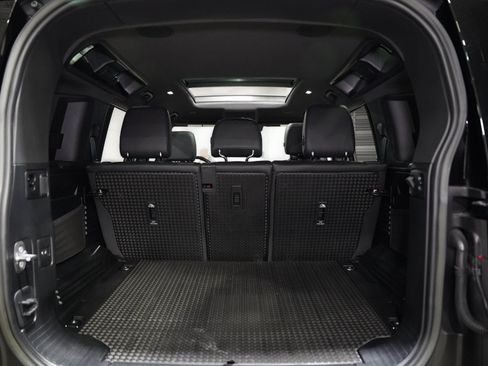 Used 2023 Land Rover Defender 110 X-Dynamic SE AWD/4WD image 29