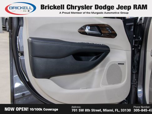 Used 2022 Chrysler Pacifica Limited image 10