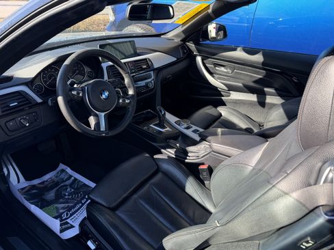 Used 2018 BMW 430i xDrive Convertible image 11