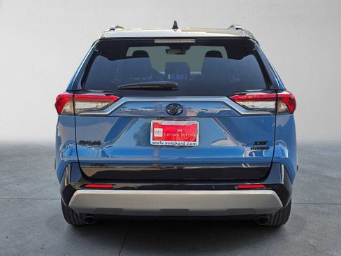 Used 2023 Toyota RAV4 XSE AWD/4WD image 4