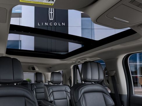 New 2027 Lincoln Navigator Reserve AWD/4WD image 22