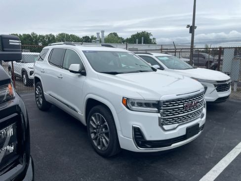 Used 2023 GMC Acadia Denali w/ Denali Ultimate Package AWD/4WD image 2