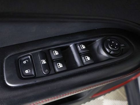 Used 2019 Jeep Compass Trailhawk w/ Cold Weather Group AWD/4WD image 33