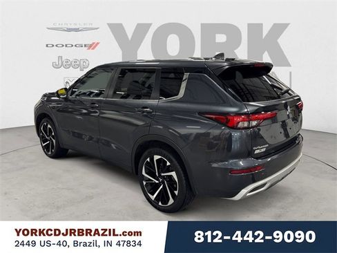 Used 2024 Mitsubishi Outlander SE Black Edition image 3