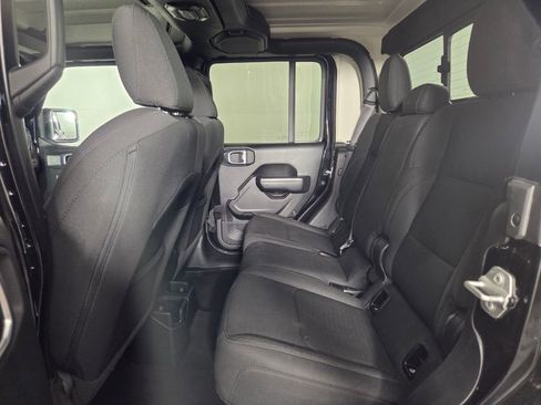 Used 2023 Jeep Gladiator Sport image 25
