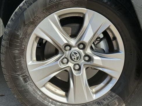 Used 2024 Toyota RAV4 XLE FWD image 10