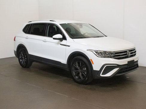 Used 2024 Volkswagen Tiguan SE AWD/4WD image 1
