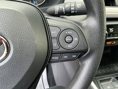 Used 2022 Toyota RAV4 XLE image 29