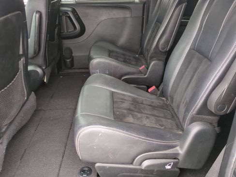 Used 2018 Dodge Grand Caravan SXT w/ Driver Convenience Group image 19