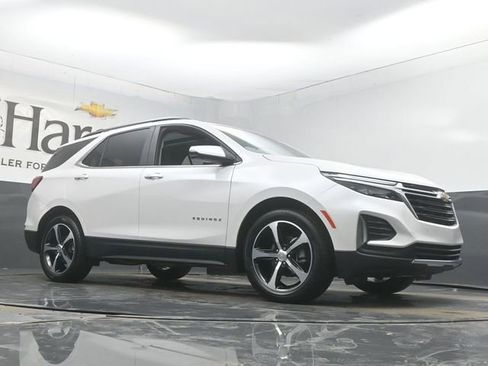 Used 2024 Chevrolet Equinox LT image 2