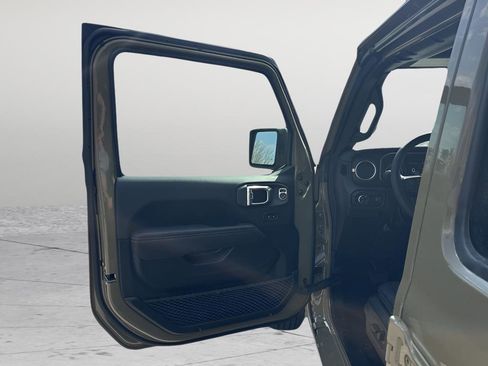 New 2026 Jeep Gladiator Sport AWD/4WD image 10