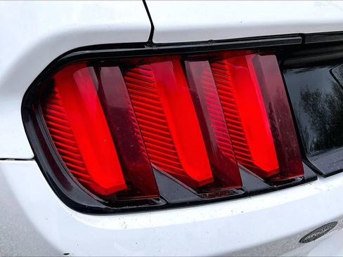 Used 2016 Ford Mustang Premium RWD image 28