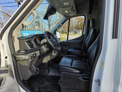 Used 2020 Ford Transit 250 Medium Roof RWD image 9