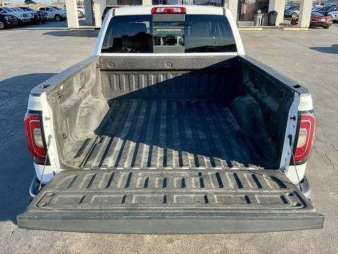 Used 2017 GMC Sierra 1500 SLT w/ SLT Premium Package image 17