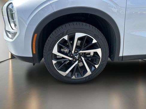 Used 2023 Mitsubishi Outlander SE FWD image 10